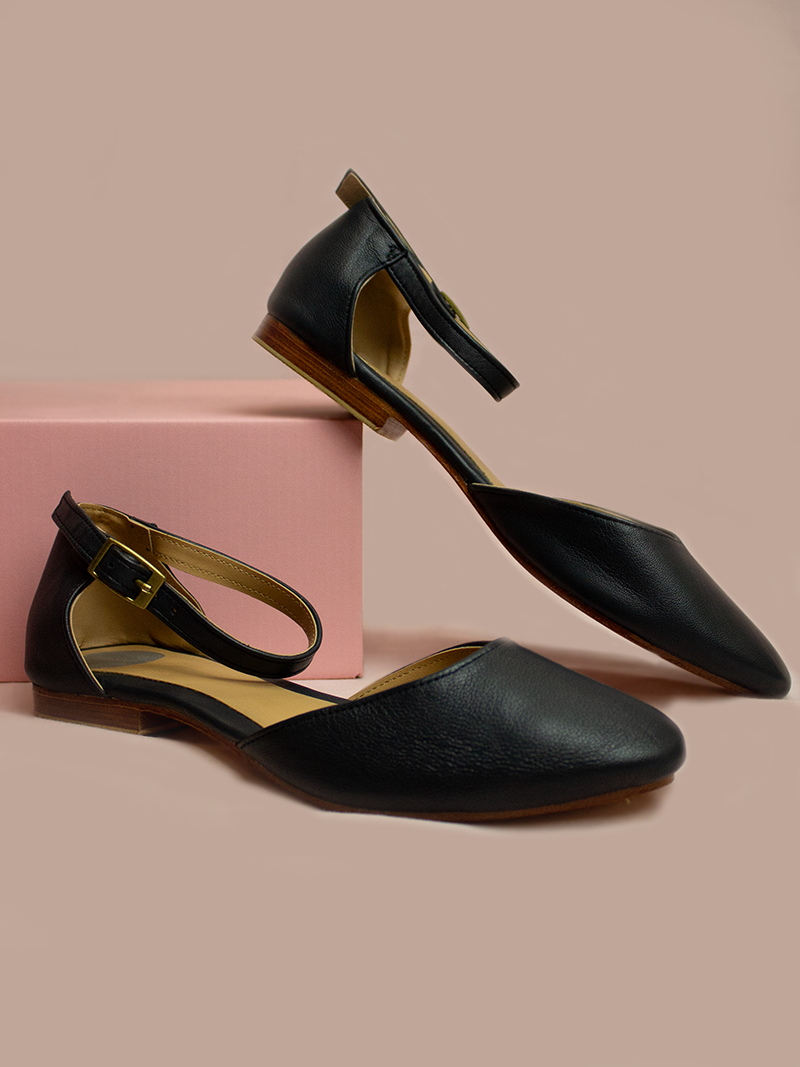 Lola Flat Sandal